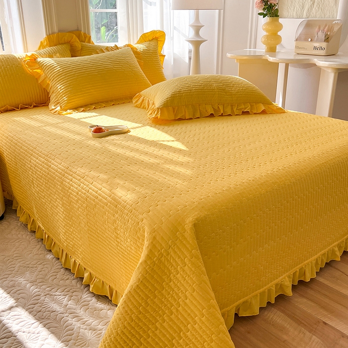 91家纺网 家纺一手货源 找家纺 花香四季家纺 2026新款13376全棉夹棉床盖三件套13372纯棉纯色床盖花边公主风（可定制任意尺寸） 芝士黄