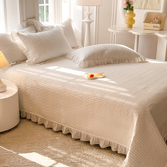 91家纺网 家纺一手货源 找家纺 花香四季家纺 2026新款13376全棉夹棉床盖三件套13372纯棉纯色床盖花边公主风（可定制任意尺寸） 象牙白