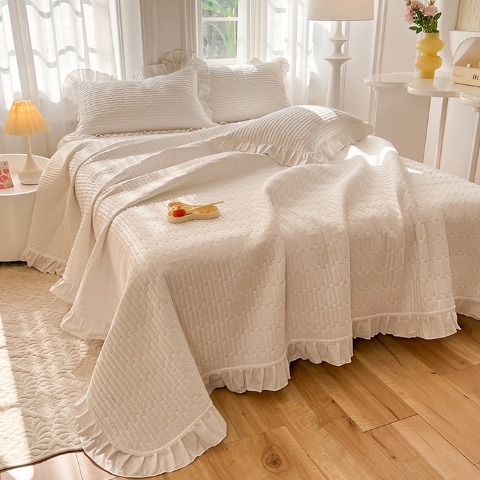 91家纺网 家纺一手货源 找家纺 花香四季家纺 2026新款13376全棉夹棉床盖三件套13372纯棉纯色床盖花边公主风（可定制任意尺寸） 象牙白