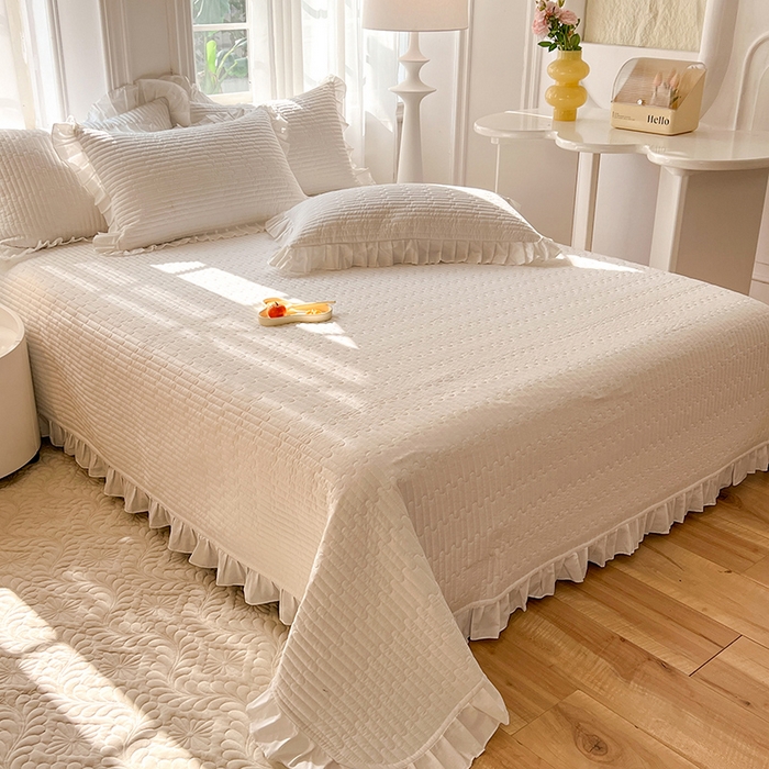 91家纺网 家纺一手货源 找家纺 花香四季家纺 2026新款13376全棉夹棉床盖三件套13372纯棉纯色床盖花边公主风（可定制任意尺寸） 象牙白