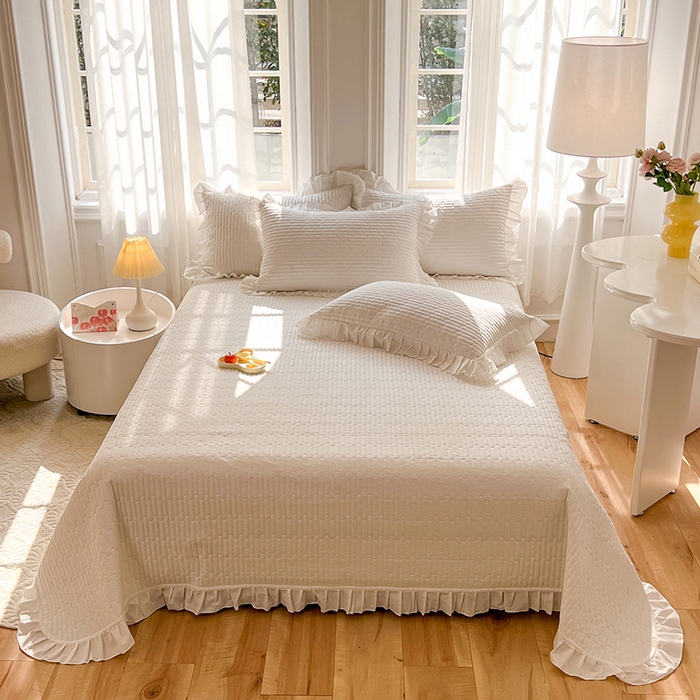 91家纺网 家纺一手货源 找家纺 （总）花香四季家纺 2026新款13376全棉夹棉床盖三件套13372纯棉纯色床盖花边公主风（可定制任意尺寸）