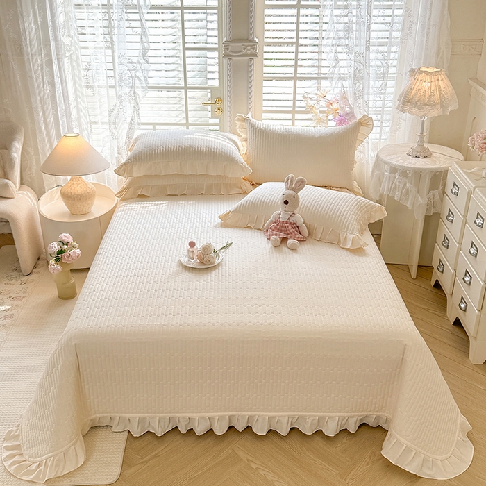 91家纺网 家纺一手货源 找家纺 （总）花香四季家纺 2026新款13376全棉夹棉床盖三件套13372纯棉纯色床盖花边公主风（可定制任意尺寸）