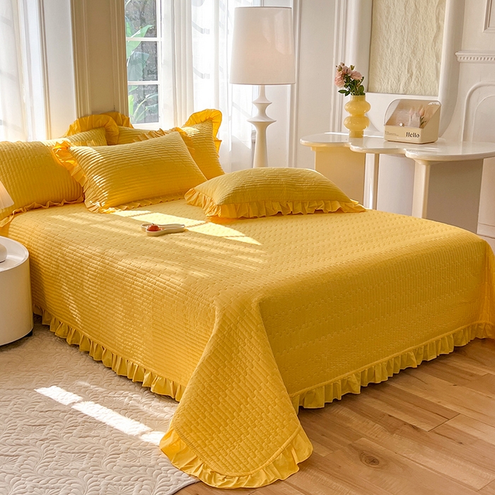 91家纺网 家纺一手货源 找家纺 花香四季家纺 2026新款13376全棉夹棉床盖三件套13372纯棉纯色床盖花边公主风（可定制任意尺寸） 芝士黄