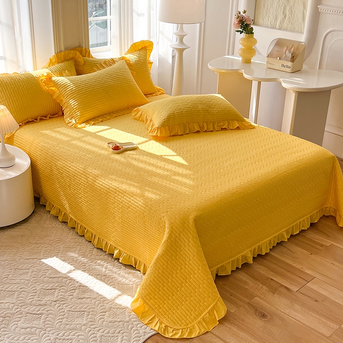 91家纺网 家纺一手货源 找家纺 花香四季家纺 2026新款13376全棉夹棉床盖三件套13372纯棉纯色床盖花边公主风（可定制任意尺寸） 芝士黄