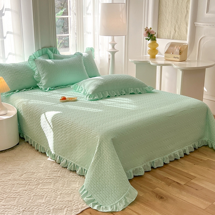 91家纺网 家纺一手货源 找家纺 花香四季家纺 2026新款13376全棉夹棉床盖三件套13372纯棉纯色床盖花边公主风（可定制任意尺寸） 薄荷绿