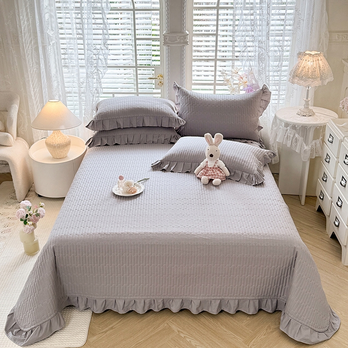 花香四季家纺 2026新款13376全棉夹棉床盖三件套13372纯棉纯色床盖花边公主风（可定制任意尺寸） 气质灰