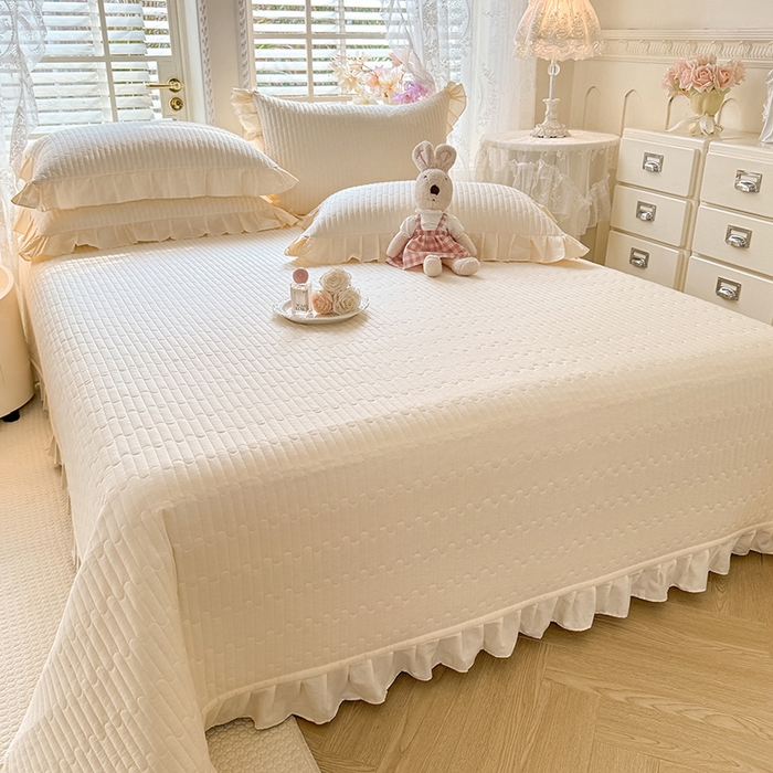 91家纺网 家纺一手货源 找家纺 花香四季家纺 2026新款13376全棉夹棉床盖三件套13372纯棉纯色床盖花边公主风（可定制任意尺寸） 奶酪黄