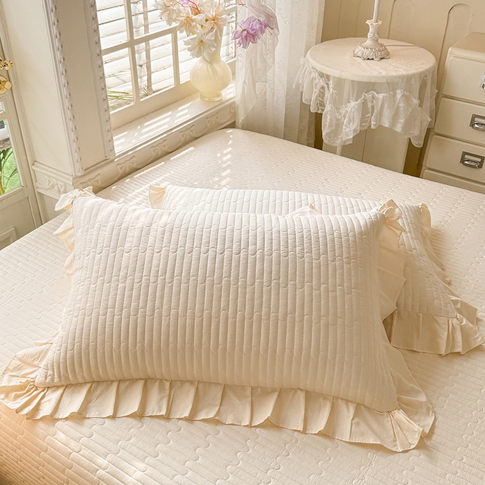 91家纺网 家纺一手货源 找家纺 花香四季家纺 2026新款13376全棉夹棉床盖三件套13372纯棉纯色床盖花边公主风（可定制任意尺寸） 奶酪黄