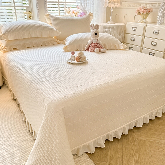 91家纺网 家纺一手货源 找家纺 花香四季家纺 2026新款13376全棉夹棉床盖三件套13372纯棉纯色床盖花边公主风（可定制任意尺寸） 奶酪黄