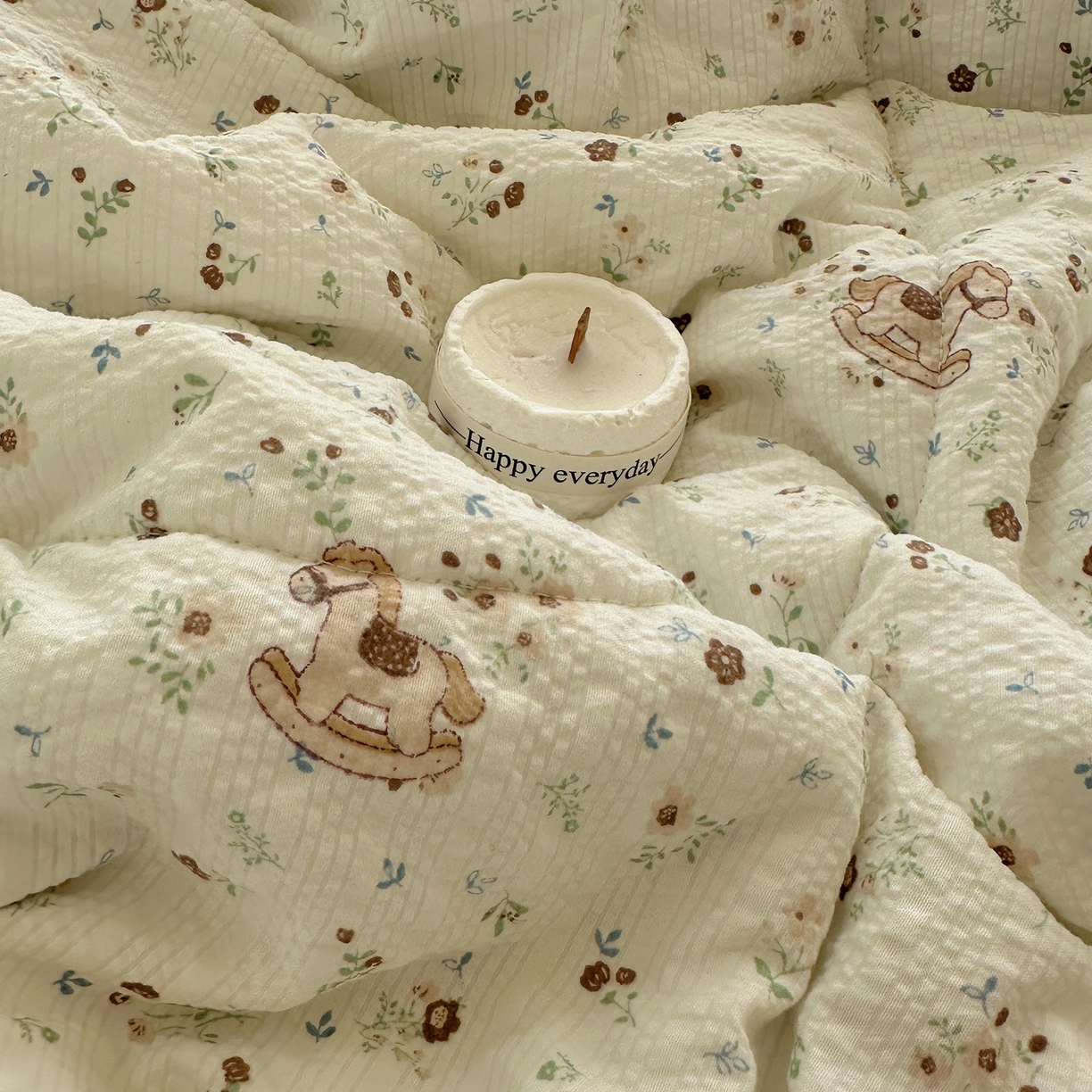 91家纺网 家纺一手货源 找家纺 梵克保罗 2026新款10A抗菌泡芙棉夏被被子被芯 泡芙棉-木马春序