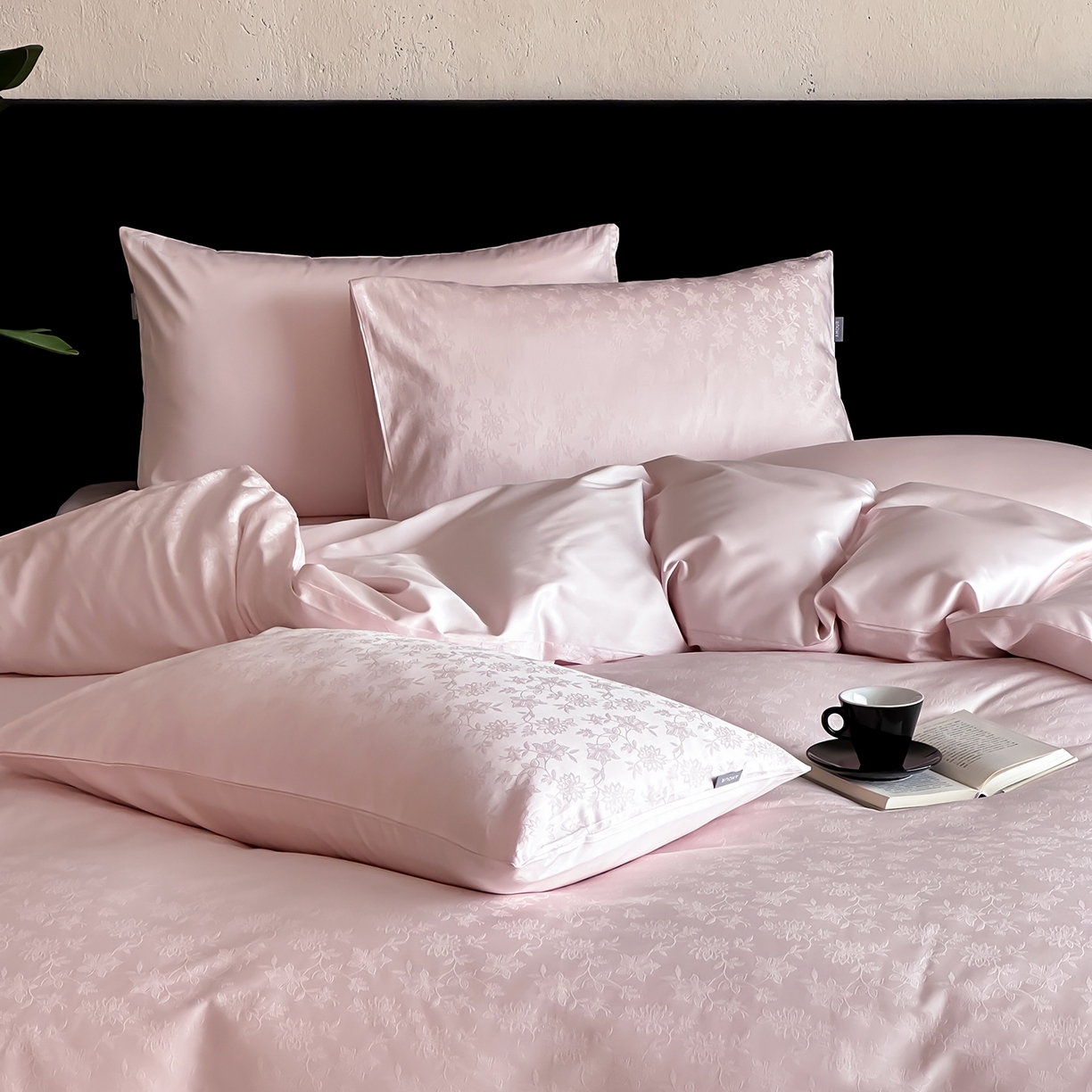 91家纺网 家纺一手货源 找家纺 时光里 2026新款100S贡缎提花全棉四件套 漫野甜梦-粉