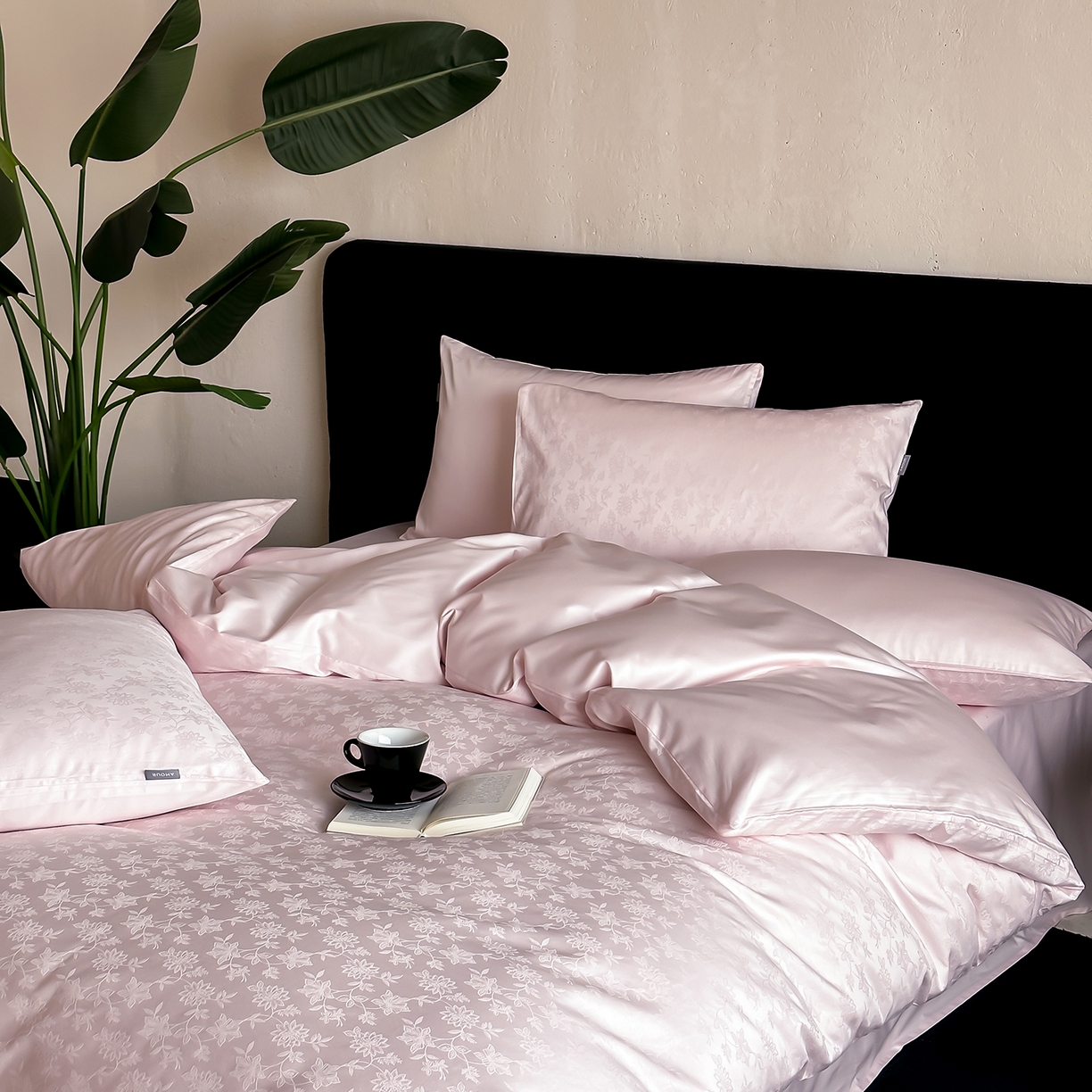 91家纺网 家纺一手货源 找家纺 时光里 2026新款100S贡缎提花全棉四件套 漫野甜梦-粉