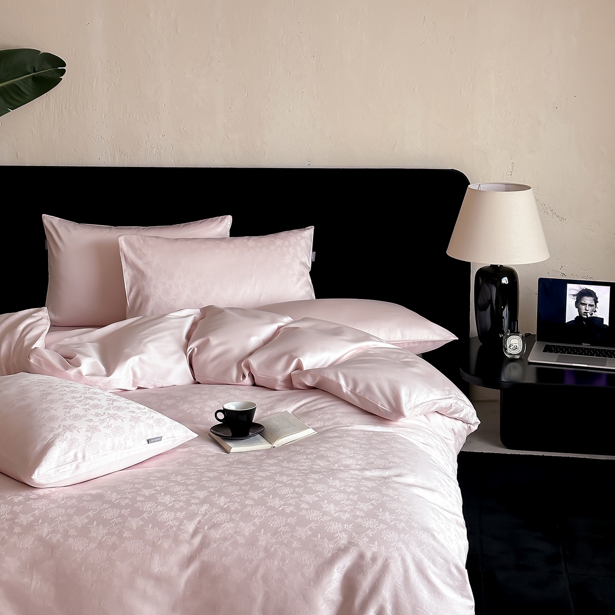 91家纺网 家纺一手货源 找家纺 时光里 2026新款100S贡缎提花全棉四件套 漫野甜梦-粉