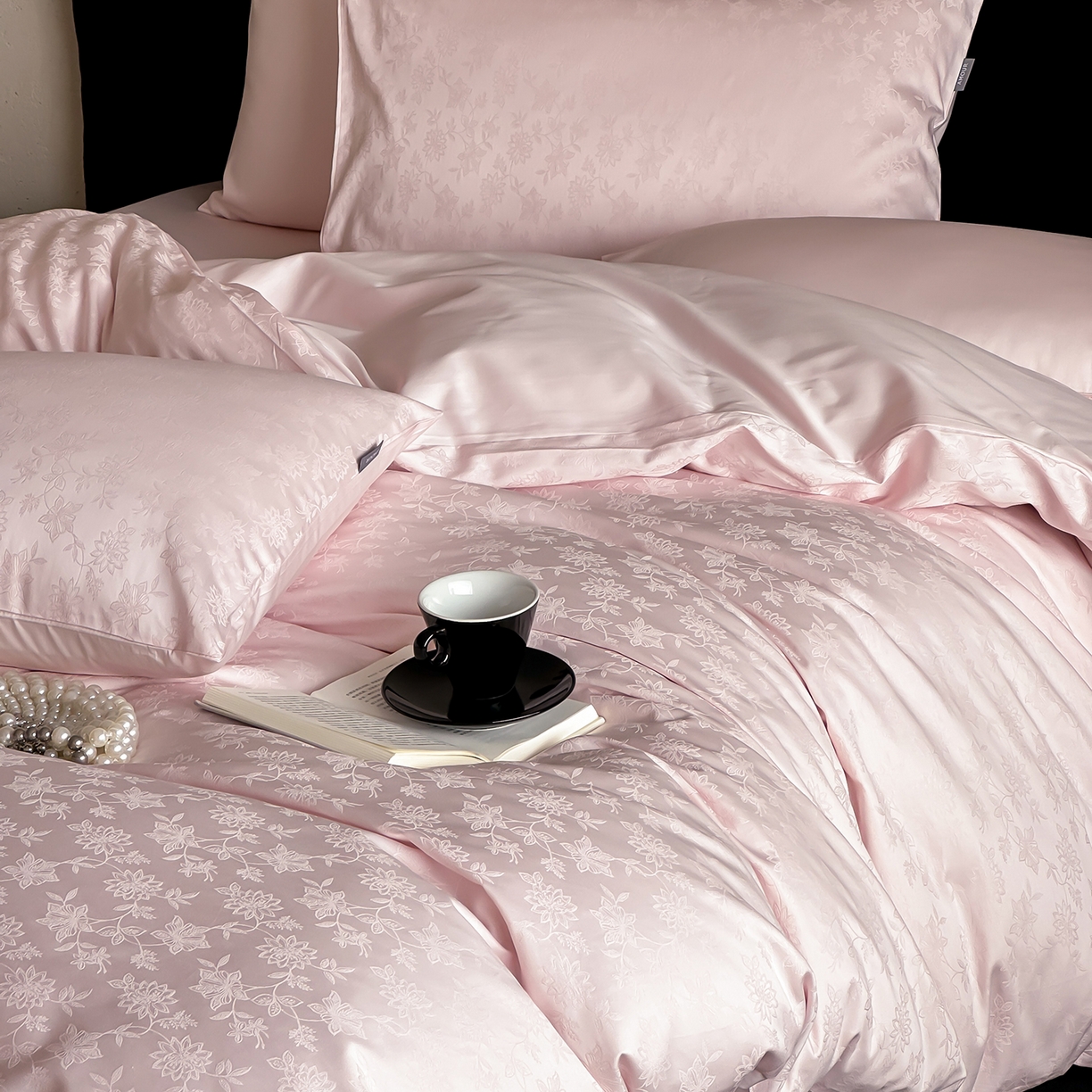 91家纺网 家纺一手货源 找家纺 时光里 2026新款100S贡缎提花全棉四件套 漫野甜梦-粉