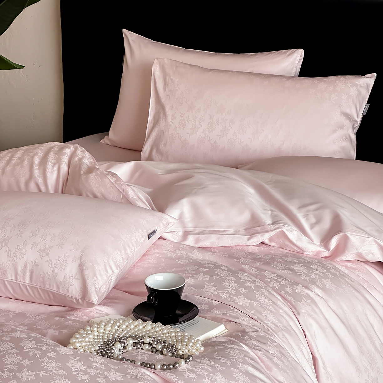 91家纺网 家纺一手货源 找家纺 时光里 2026新款100S贡缎提花全棉四件套 漫野甜梦-粉