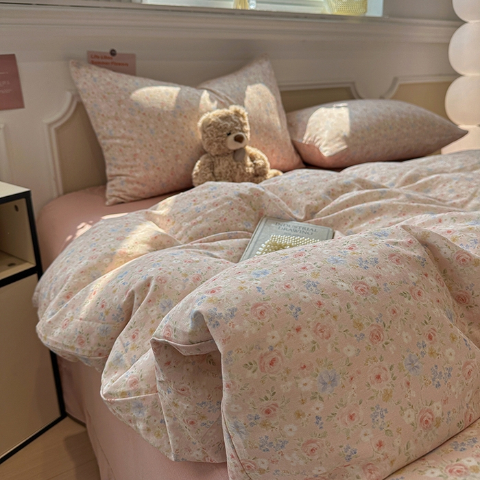 91家纺网 家纺一手货源 找家纺 忆生活家纺 2026春夏新款A类全棉纯棉有氧双层纱小清新四件套 春色满园-豆沙