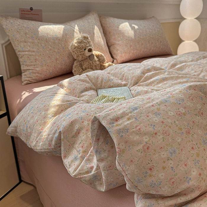 91家纺网 家纺一手货源 找家纺 忆生活家纺 2026春夏新款A类全棉纯棉有氧双层纱小清新四件套 春色满园-豆沙