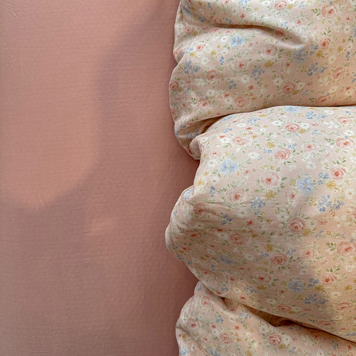 91家纺网 家纺一手货源 找家纺 忆生活家纺 2026春夏新款A类全棉纯棉有氧双层纱小清新四件套 春色满园-豆沙