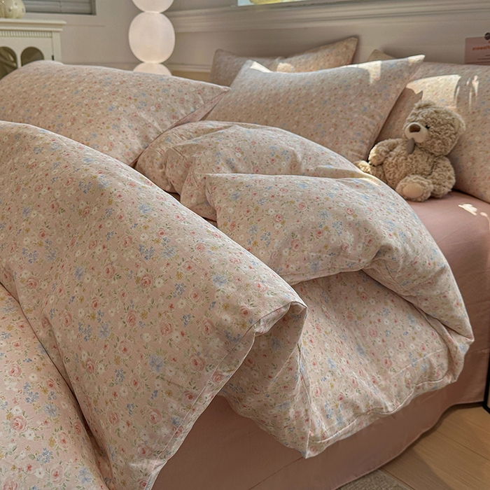 91家纺网 家纺一手货源 找家纺 忆生活家纺 2026春夏新款A类全棉纯棉有氧双层纱小清新四件套 春色满园-豆沙