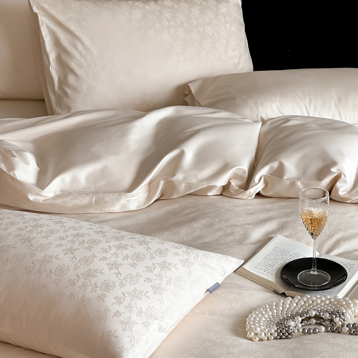 91家纺网 家纺一手货源 找家纺 时光里 2026新款100S贡缎提花全棉四件套 漫野甜梦-香槟