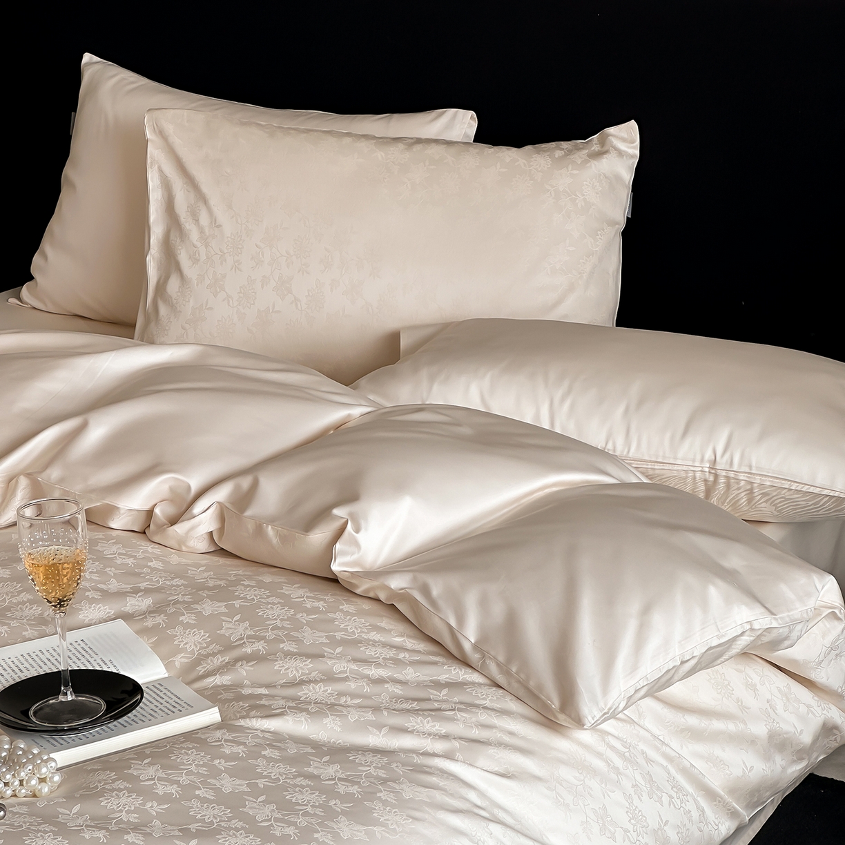 91家纺网 家纺一手货源 找家纺 时光里 2026新款100S贡缎提花全棉四件套 漫野甜梦-香槟