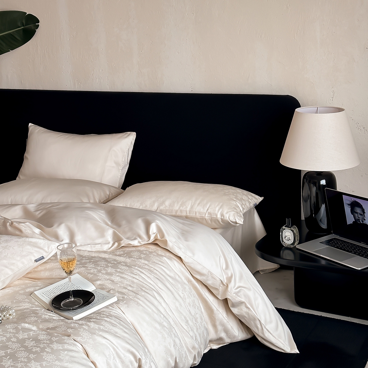 91家纺网 家纺一手货源 找家纺 时光里 2026新款100S贡缎提花全棉四件套 漫野甜梦-香槟