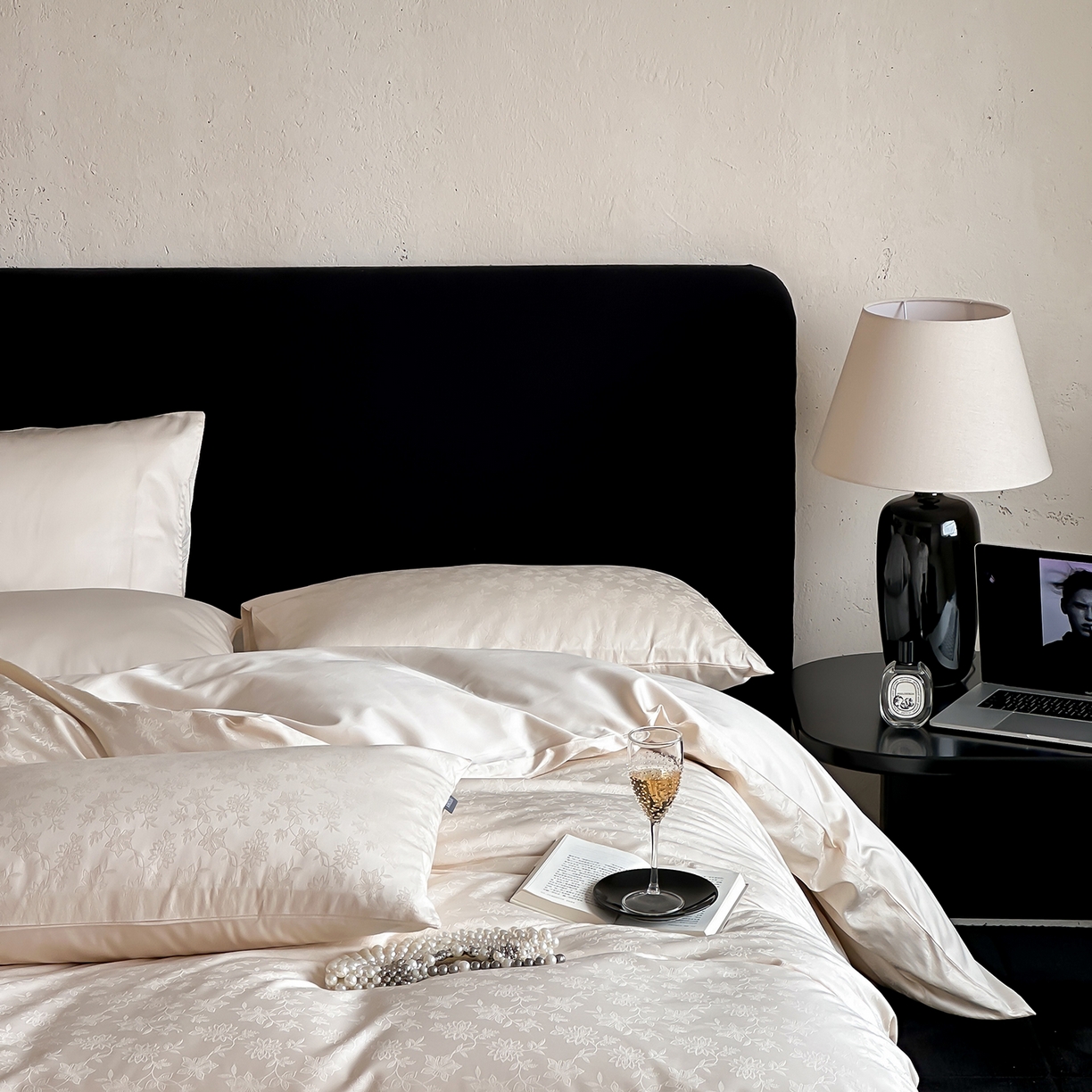 91家纺网 家纺一手货源 找家纺 时光里 2026新款100S贡缎提花全棉四件套 漫野甜梦-香槟