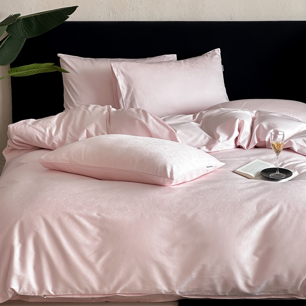 91家纺网 家纺一手货源 找家纺 时光里 2026新款100S贡缎提花全棉四件套 浅樱织梦-粉