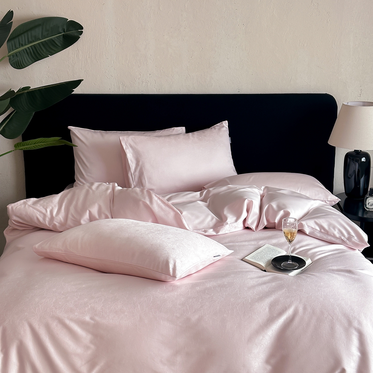 91家纺网 家纺一手货源 找家纺 时光里 2026新款100S贡缎提花全棉四件套 浅樱织梦-粉