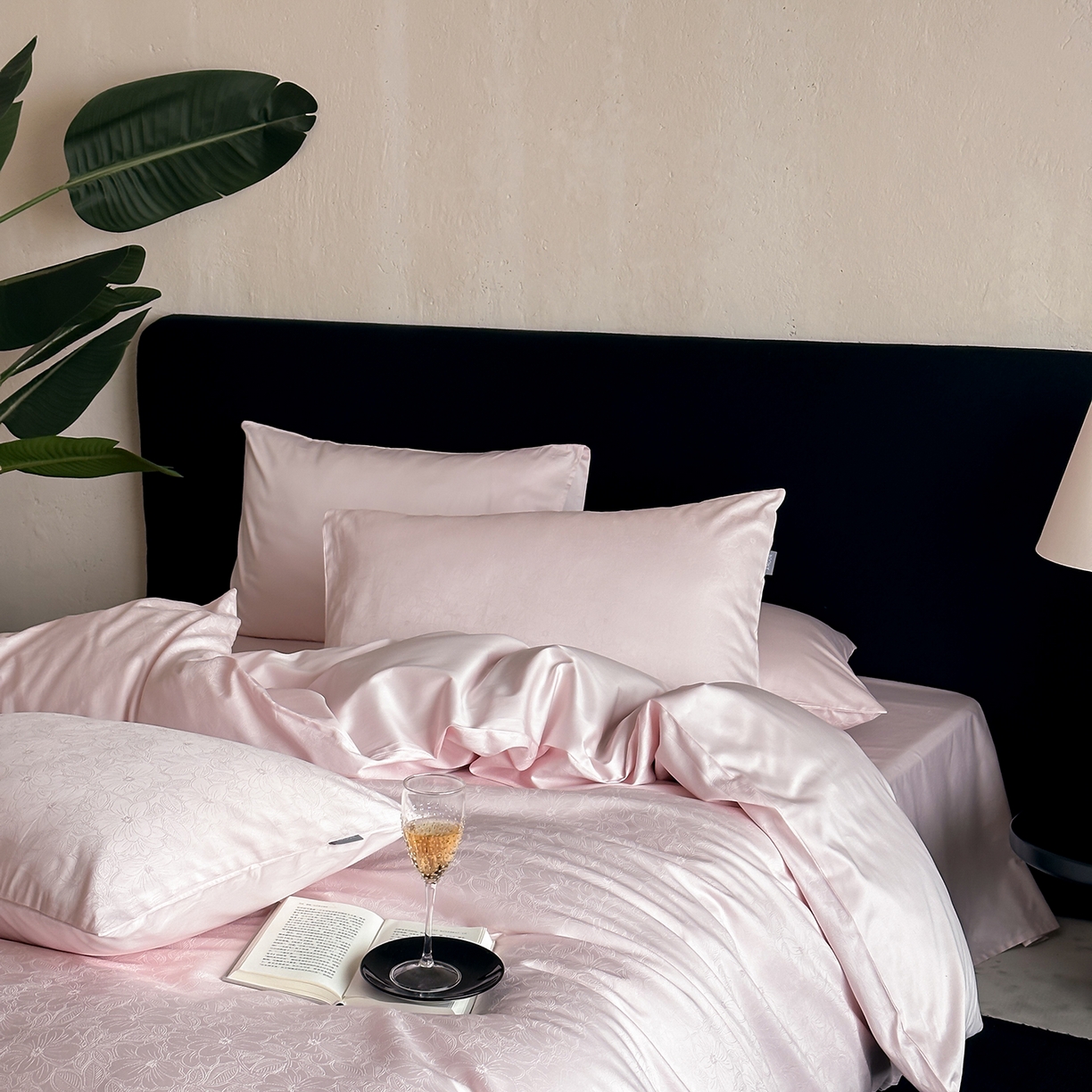 91家纺网 家纺一手货源 找家纺 时光里 2026新款100S贡缎提花全棉四件套 浅樱织梦-粉