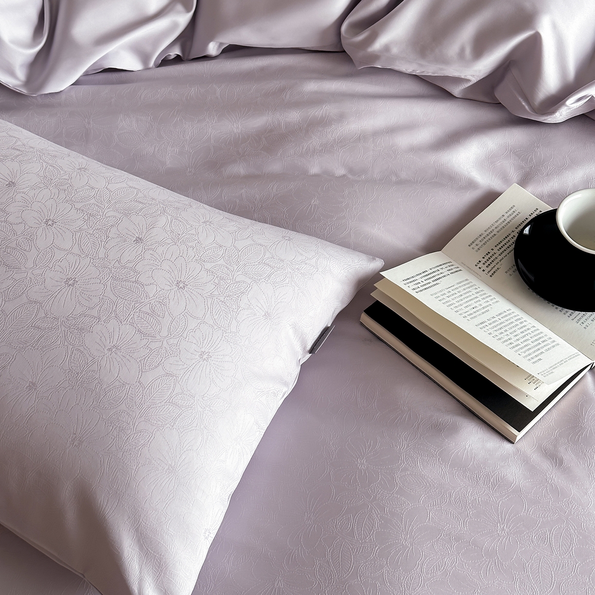 91家纺网 家纺一手货源 找家纺 时光里 2026新款100S贡缎提花全棉四件套 浅樱织梦-紫