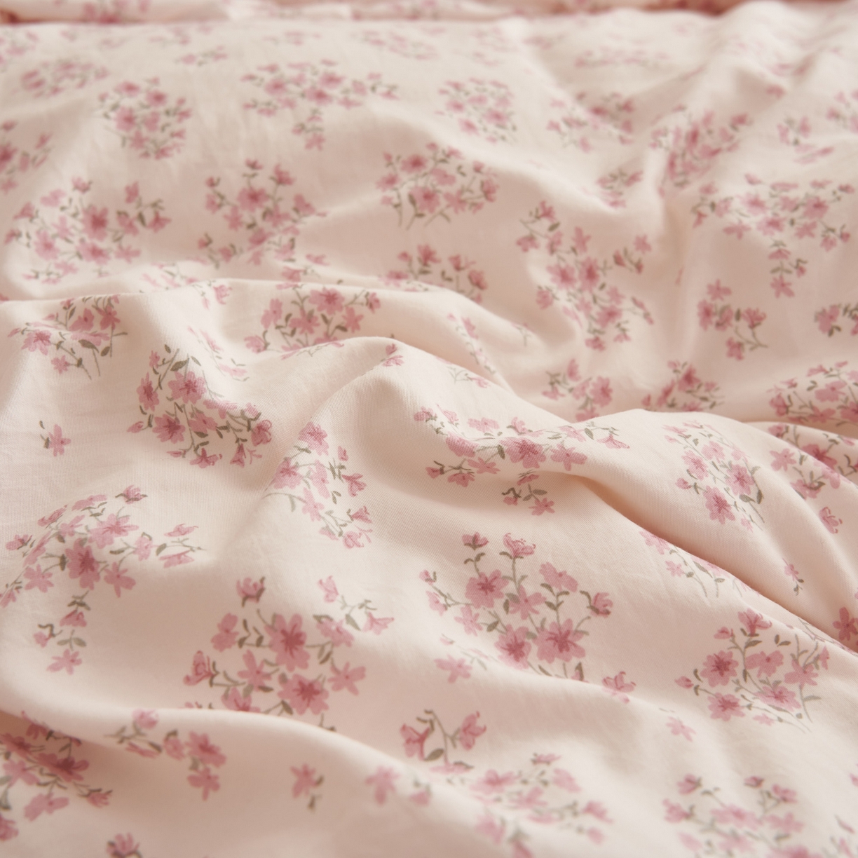 91家纺网 家纺一手货源 找家纺 晨曦家纺 2026春夏新款雪花皱纱花边小碎花小清新少女风四件套 奶油樱花