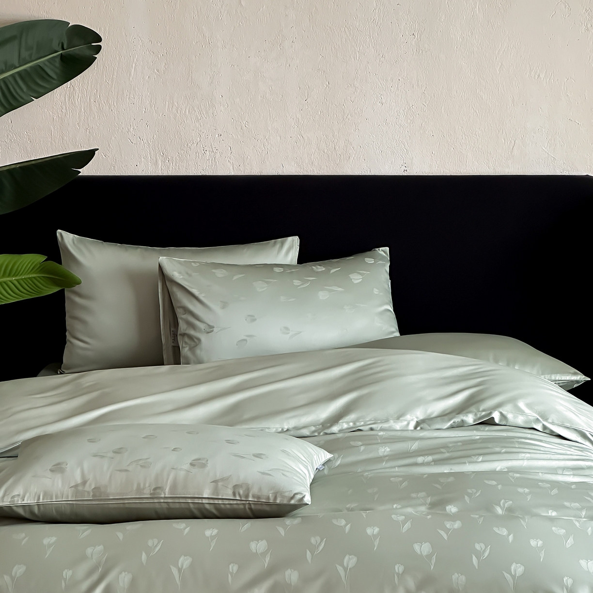 91家纺网 家纺一手货源 找家纺 时光里 2026新款100S贡缎提花全棉四件套 晚风郁影-绿