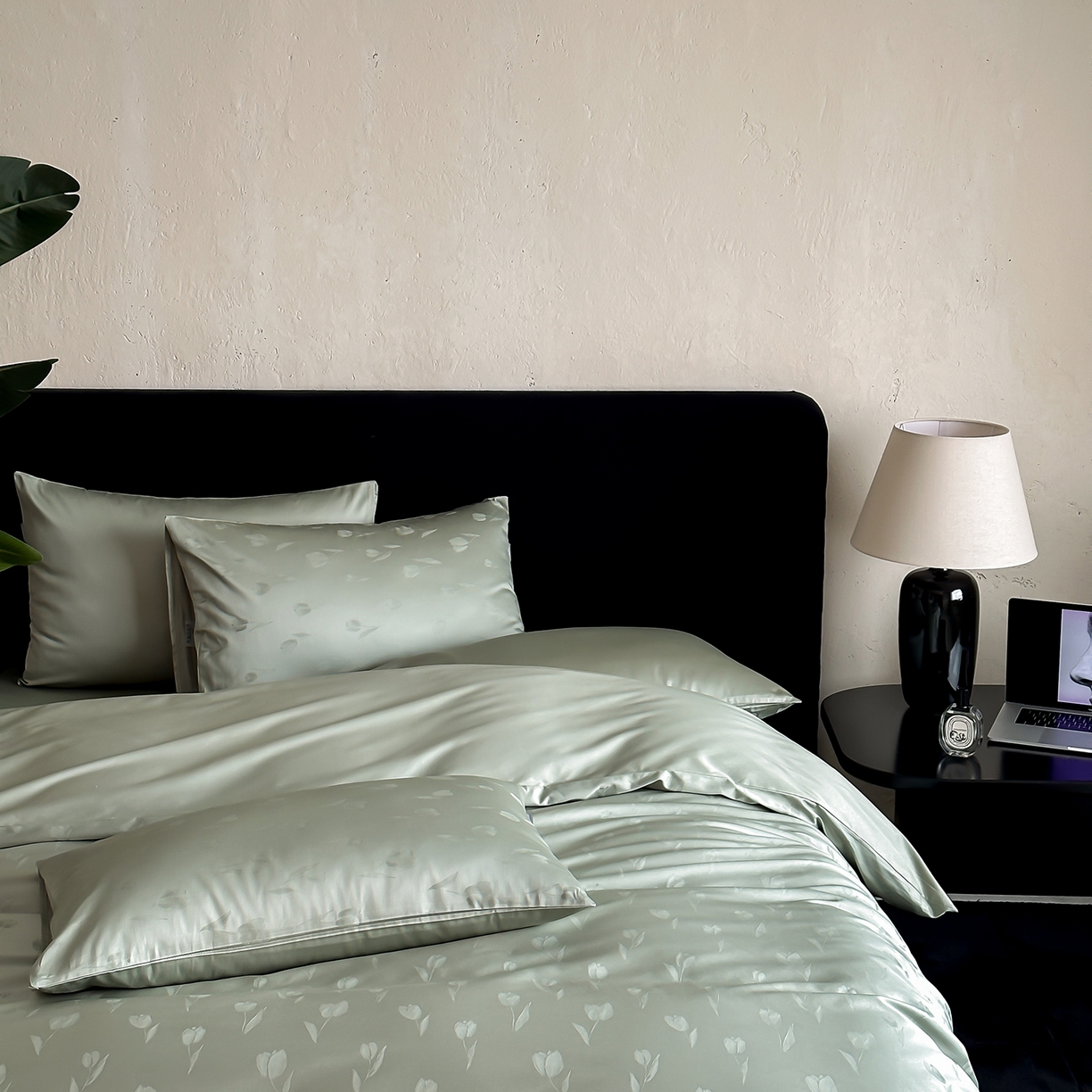 91家纺网 家纺一手货源 找家纺 时光里 2026新款100S贡缎提花全棉四件套 晚风郁影-绿