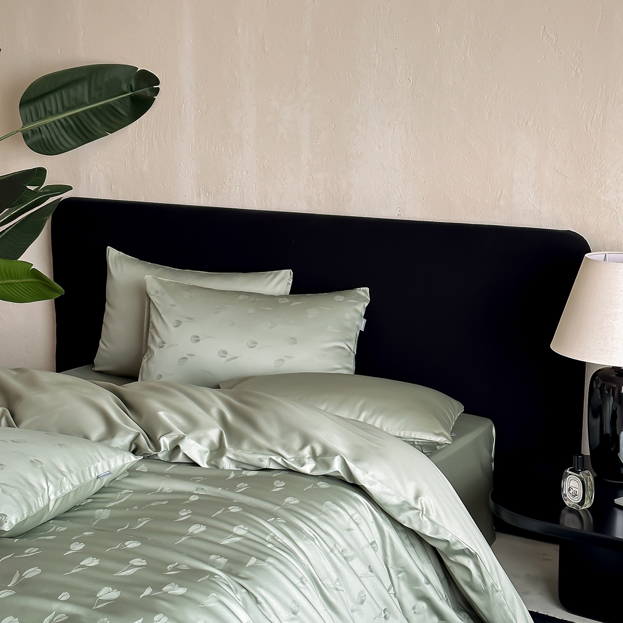 91家纺网 家纺一手货源 找家纺 时光里 2026新款100S贡缎提花全棉四件套 晚风郁影-绿