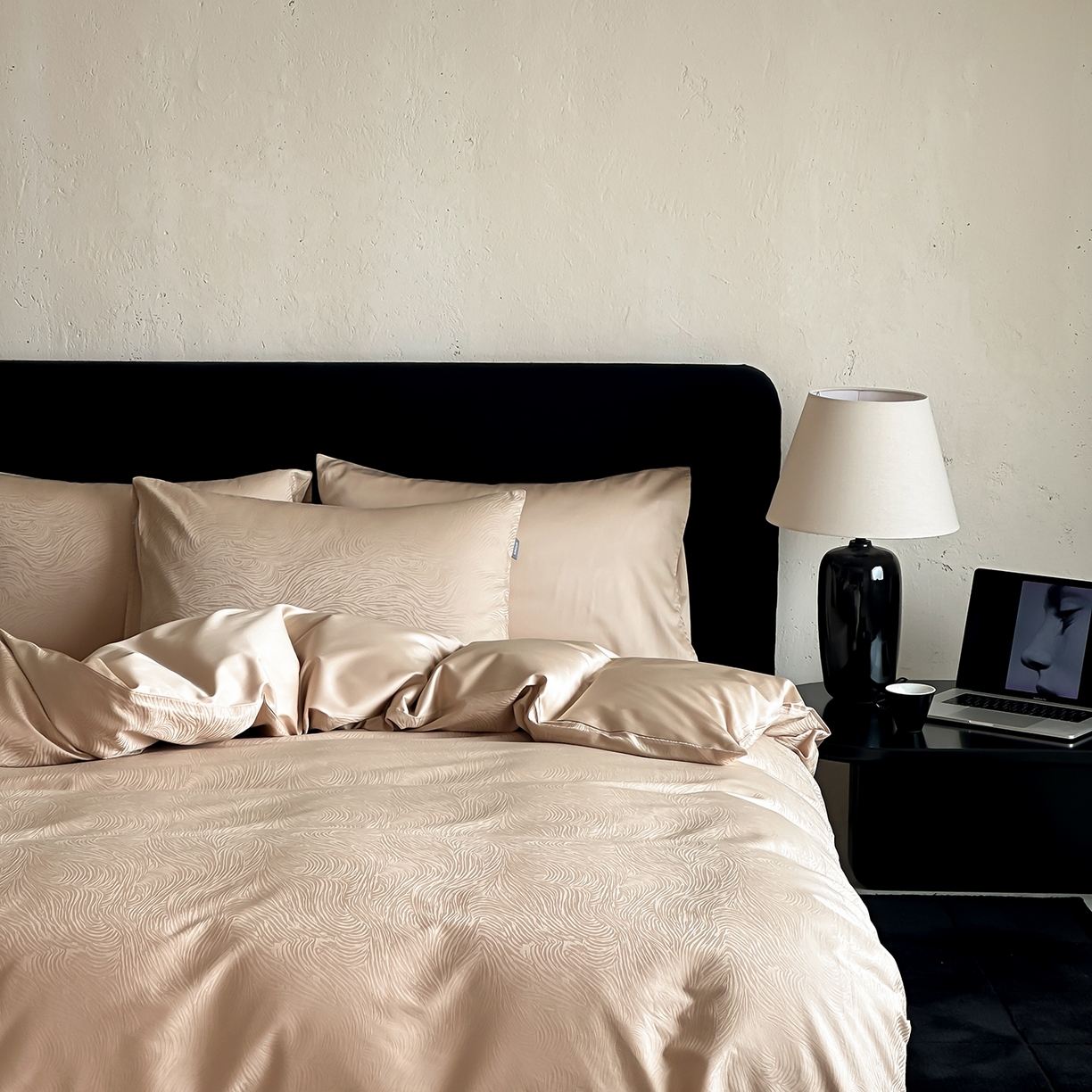 91家纺网 家纺一手货源 找家纺 时光里 2026新款100S贡缎提花全棉四件套 序纹-金