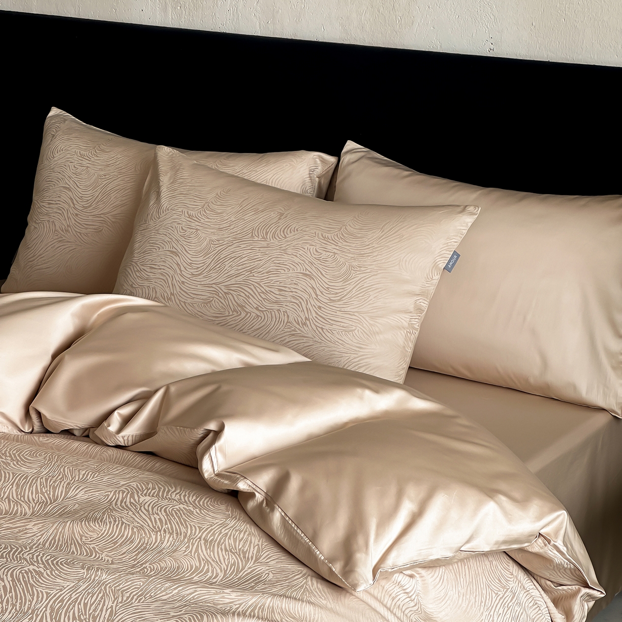 91家纺网 家纺一手货源 找家纺 时光里 2026新款100S贡缎提花全棉四件套 序纹-金