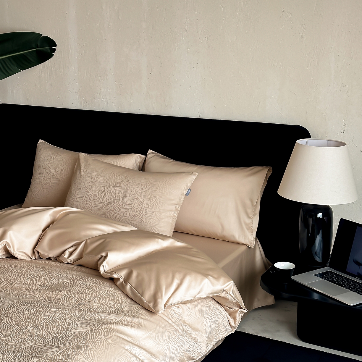 91家纺网 家纺一手货源 找家纺 时光里 2026新款100S贡缎提花全棉四件套 序纹-金