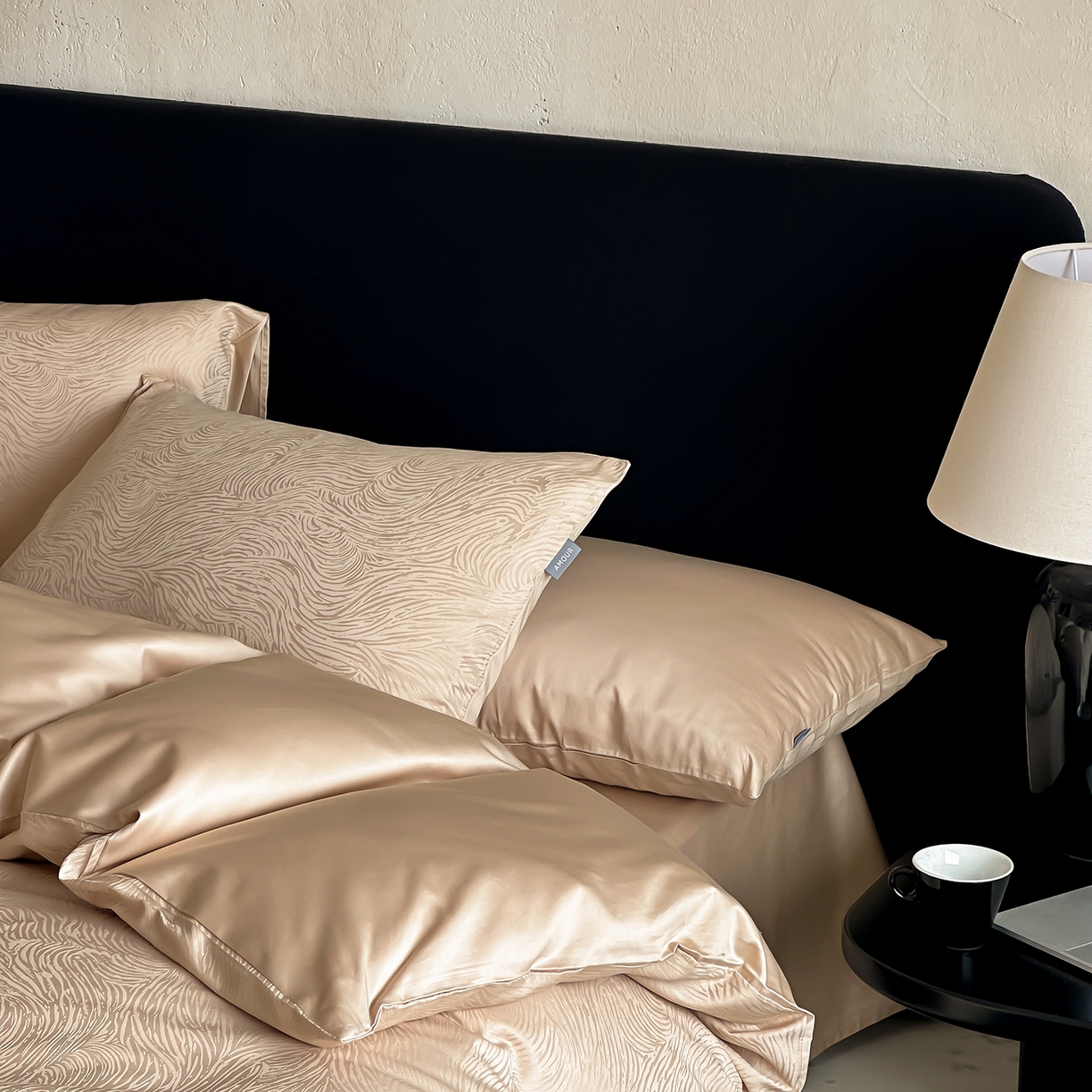 91家纺网 家纺一手货源 找家纺 时光里 2026新款100S贡缎提花全棉四件套 序纹-金