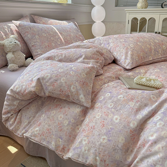 91家纺网 家纺一手货源 找家纺 忆生活家纺 2026春夏新款A类全棉纯棉有氧双层纱小清新四件套 漫屿-紫