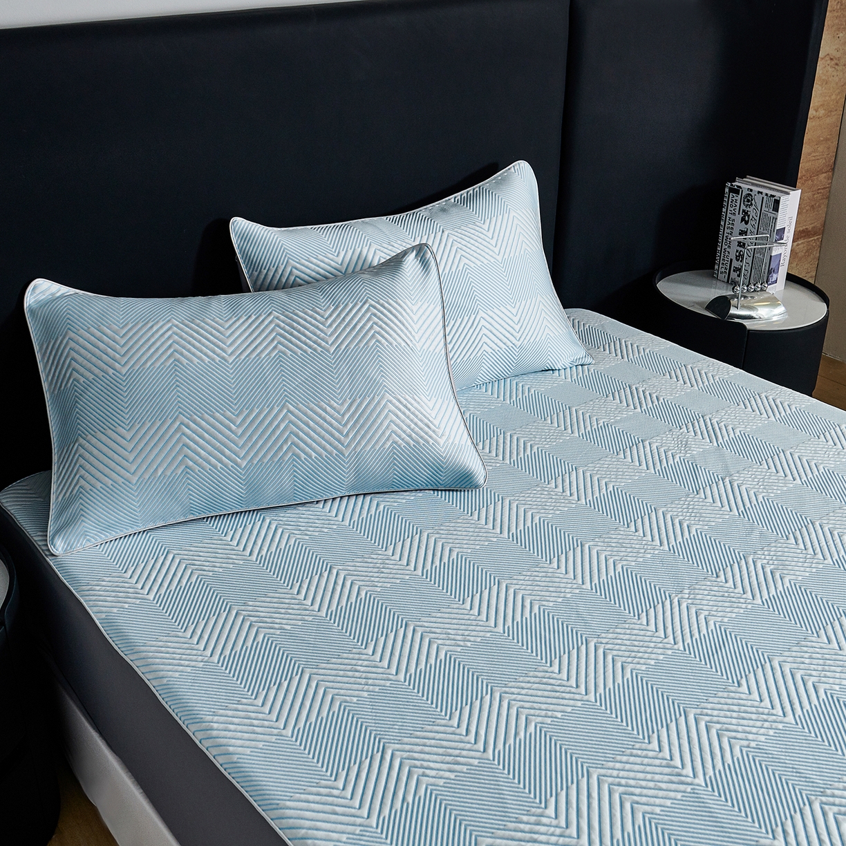 91家纺网 家纺一手货源 找家纺 CINNY馨宜 2026新款PE高分子凉感席三件套韩国雪花席床笠三件套 蓝方格