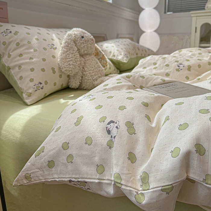 91家纺网 家纺一手货源 找家纺 忆生活家纺 2026春夏新款A类全棉纯棉有氧双层纱小清新四件套 青苹果乐园