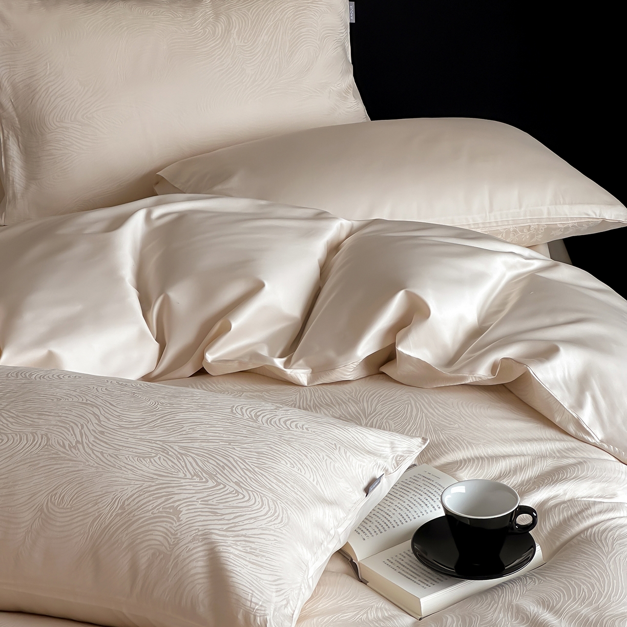 91家纺网 家纺一手货源 找家纺 时光里 2026新款100S贡缎提花全棉四件套 序纹-香槟