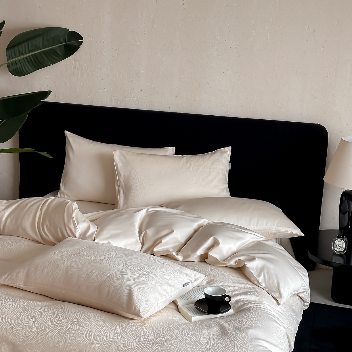 91家纺网 家纺一手货源 找家纺 时光里 2026新款100S贡缎提花全棉四件套 序纹-香槟