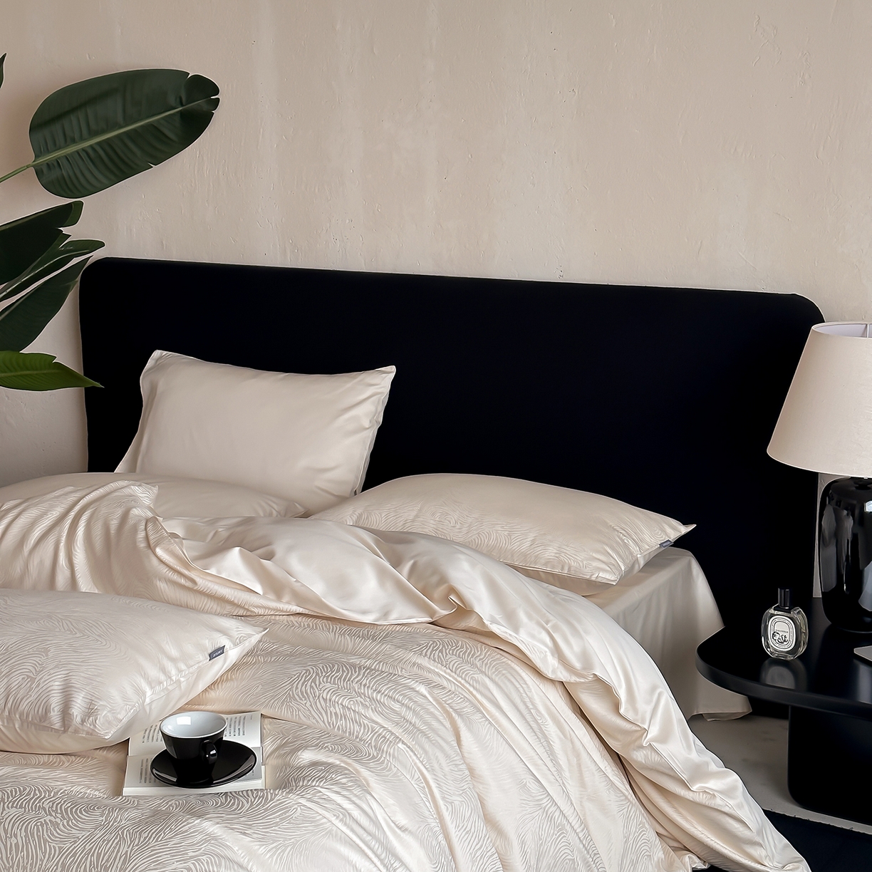 91家纺网 家纺一手货源 找家纺 时光里 2026新款100S贡缎提花全棉四件套 序纹-香槟