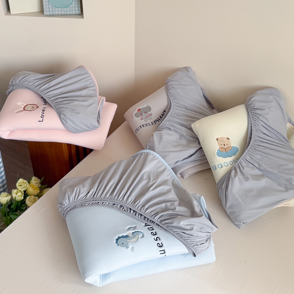 91家纺网 家纺一手货源 找家纺 Sweet dreams甜梦 2026新款夏款A类锦氨卡通刺绣立体床笠款凉感席 组合