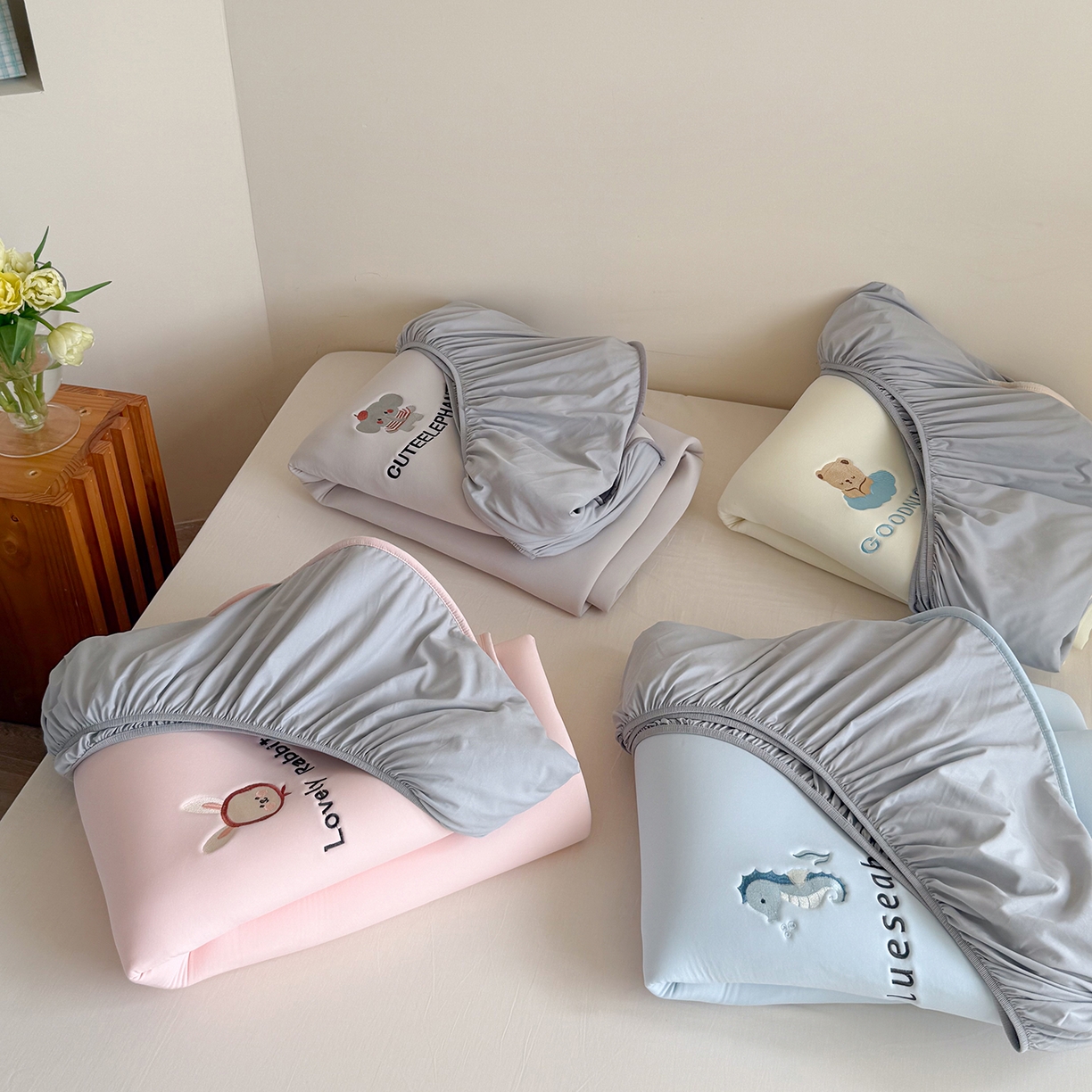 91家纺网 家纺一手货源 找家纺 Sweet dreams甜梦 2026新款夏款A类锦氨卡通刺绣立体床笠款凉感席 组合