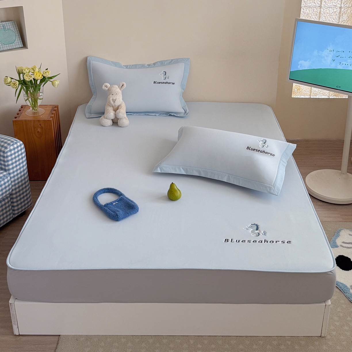 91家纺网 家纺一手货源 找家纺 Sweet dreams甜梦 2026新款夏款A类锦氨卡通刺绣立体床笠款凉感席 布噜海马