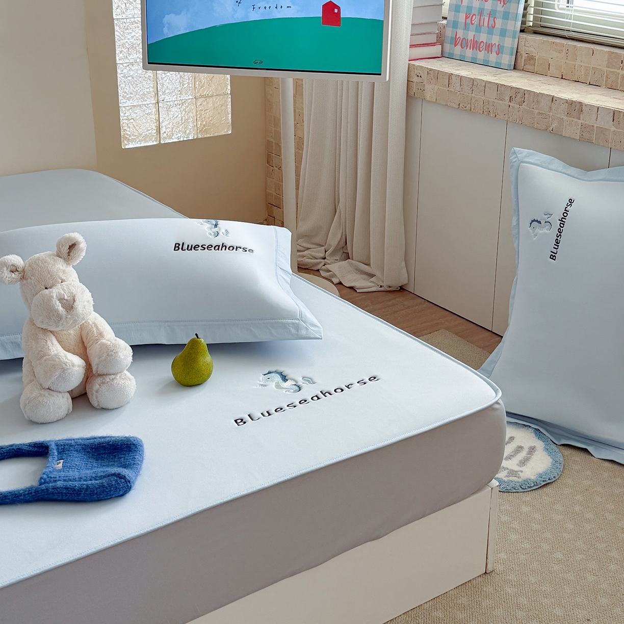 91家纺网 家纺一手货源 找家纺 Sweet dreams甜梦 2026新款夏款A类锦氨卡通刺绣立体床笠款凉感席 布噜海马