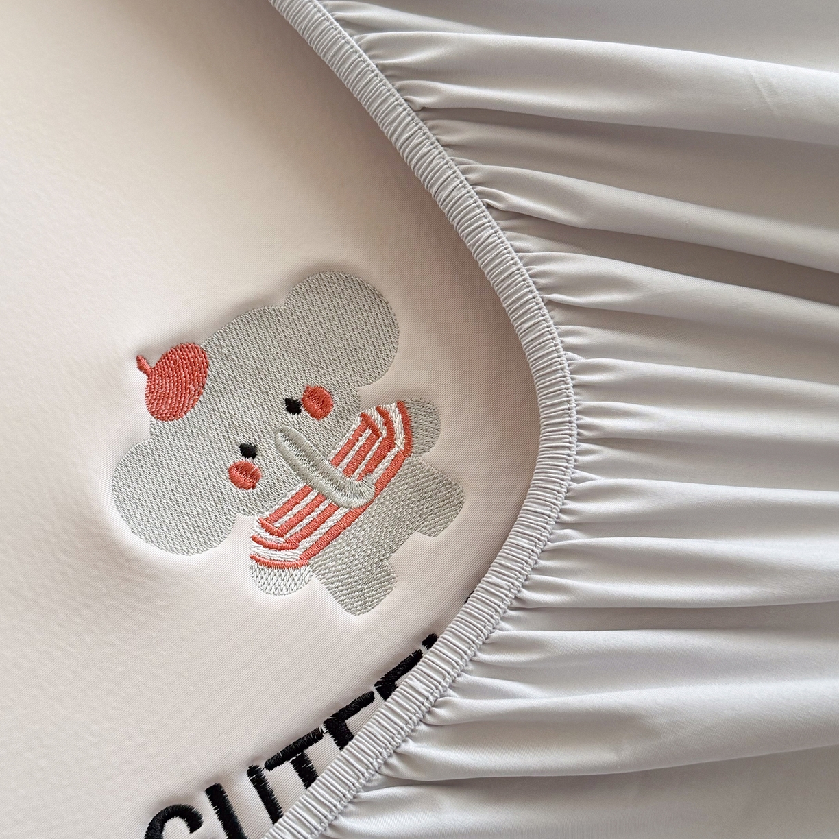 91家纺网 家纺一手货源 找家纺 Sweet dreams甜梦 2026新款夏款A类锦氨卡通刺绣立体床笠款凉感席 乐萌小象